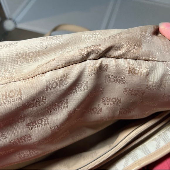 MICHAEL KORS Studio Signature White Tan EMRY Large Top Zip Tote Sections - Picture 13 of 13
